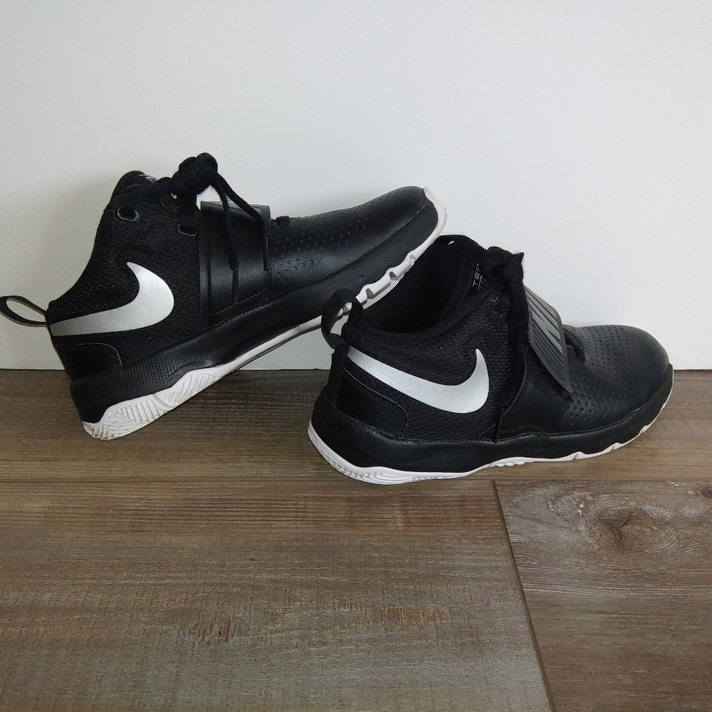 Nike Boys Basketball Shoes Team Hustle D 8 Black